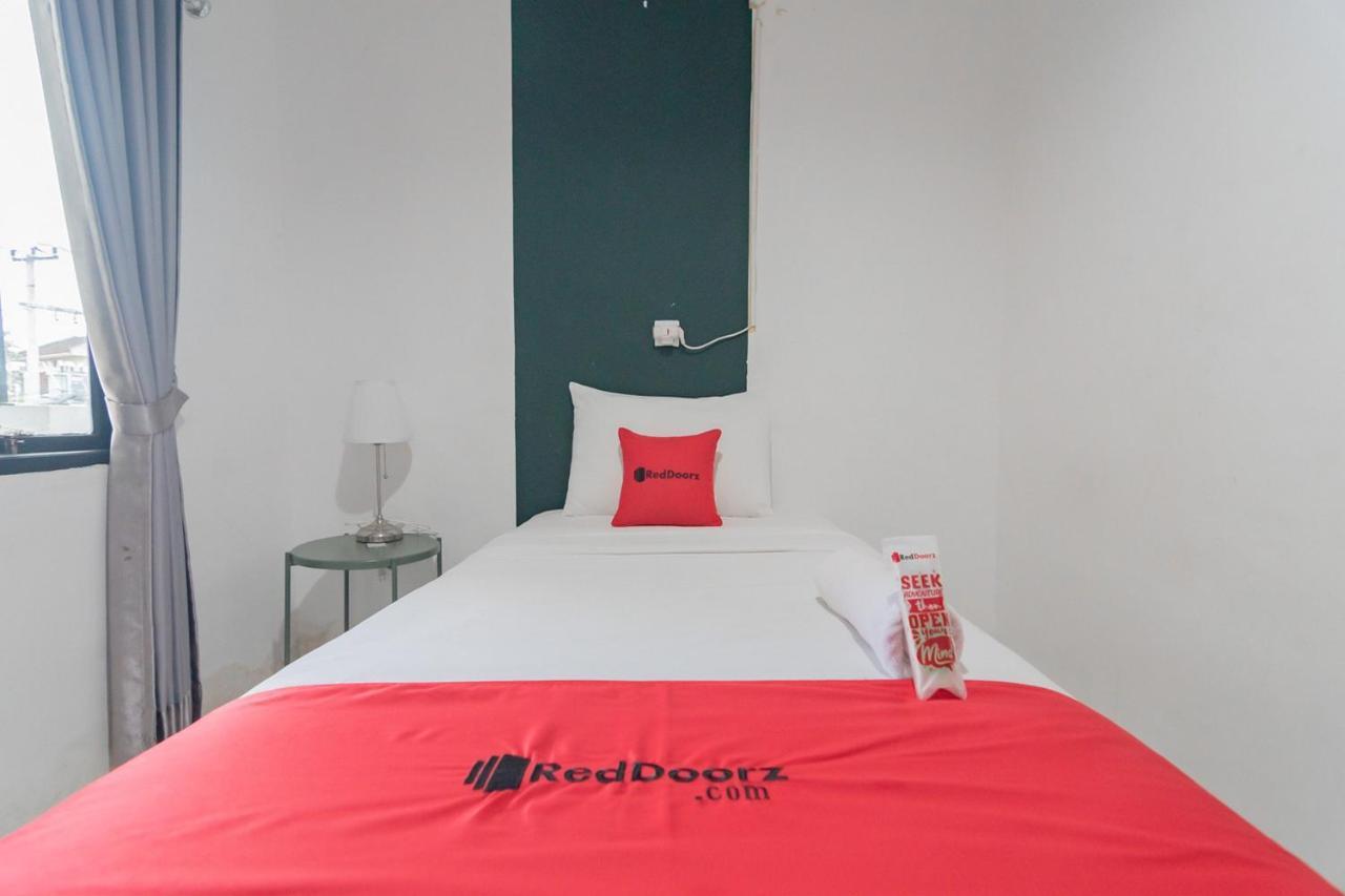 Reddoorz At Sani Guest House Balikpapan Екстериор снимка
